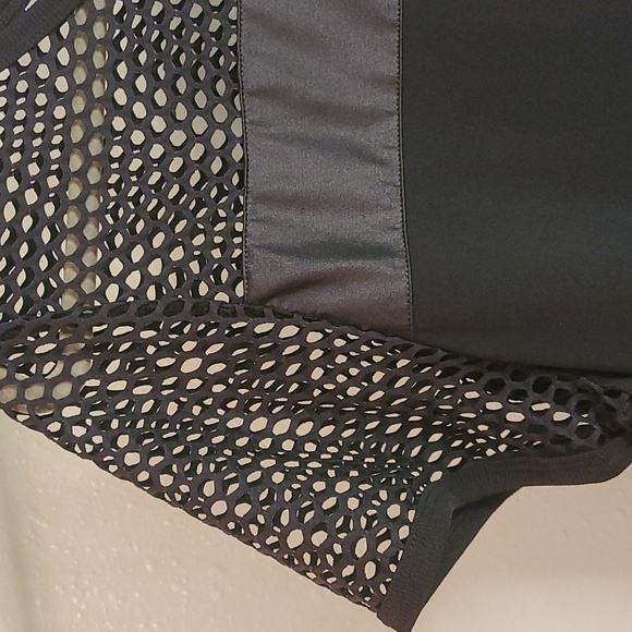 Fabletics mesh sleeve dress size XL. - Picture 2 of 3